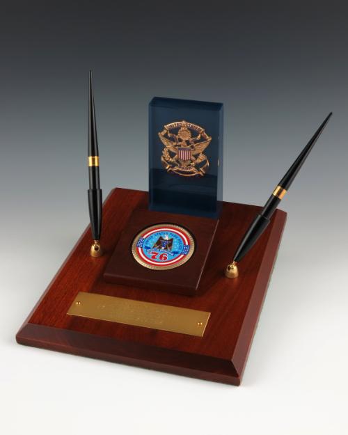1989.523.1 a-c; Gerald R. Ford Presidential Library & Museum, Grand Rapids, MI
