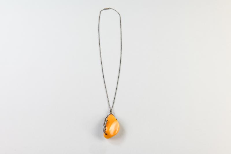 Artifact No. 1987.272 a-b, Silver and Amber Necklace; Gerald R. Ford Presidential Library & Mus…